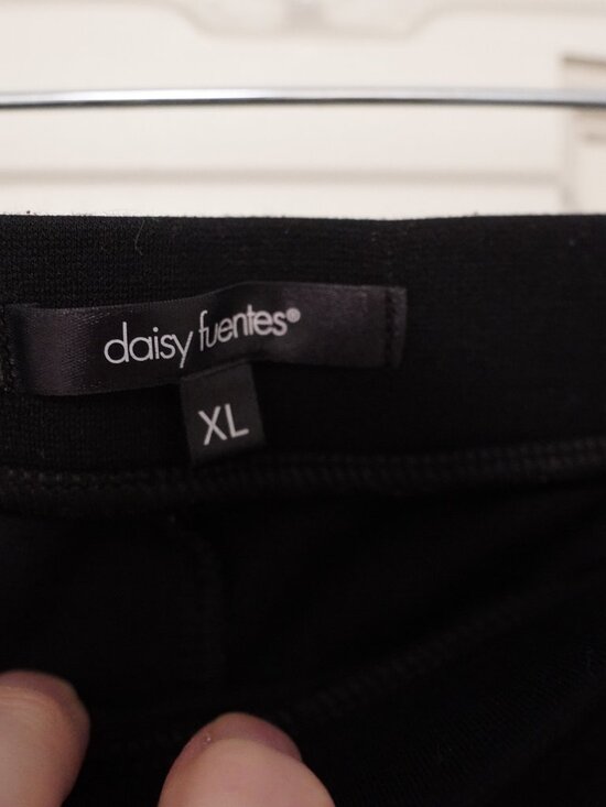 Daisy Fuentes Black Pull On Pants Size XL Slim Straight Leg - Picture 2 of 3